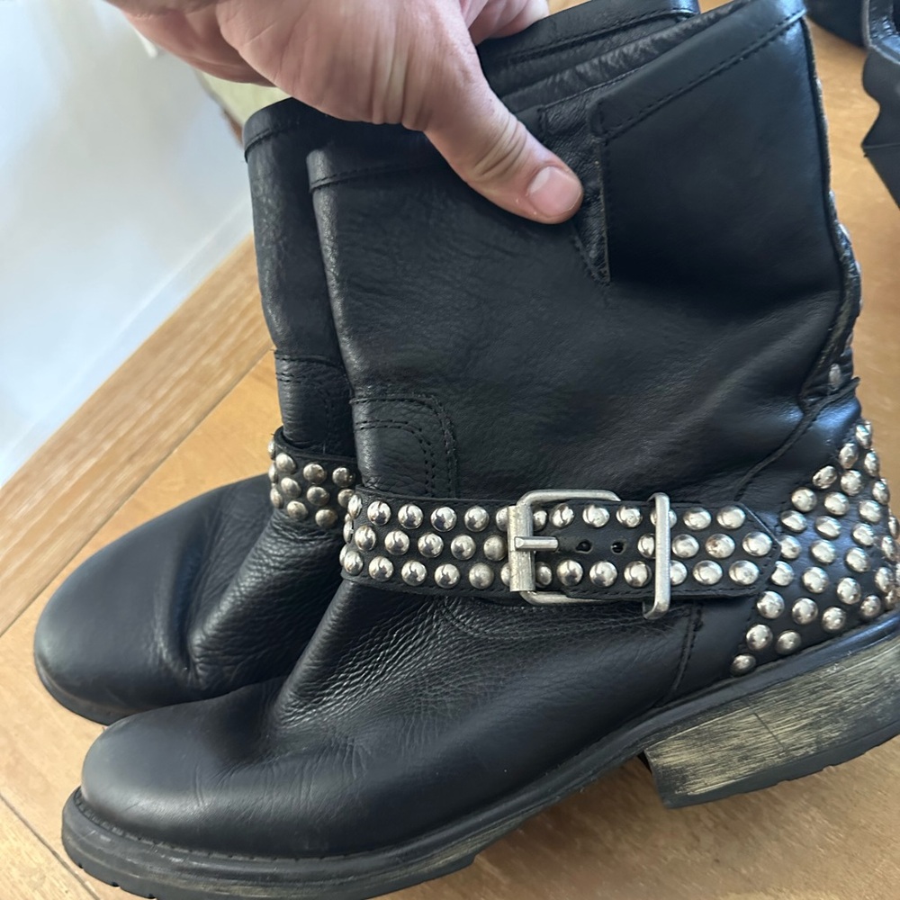 Steve Madden Black Boots